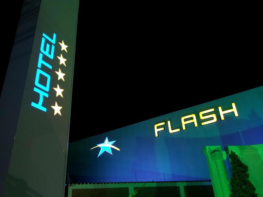 Flash Motel (Adults Only) São Vicente Exterior foto